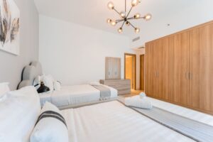 Apartemen dua kamar tidur modern dengan fasilitas lengkap