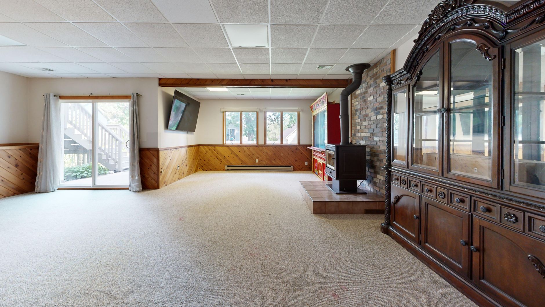 Basement spacious dengan akses mudah, cocok untuk penyewa mencari tempat tinggal yang terjangkau di pusat kota