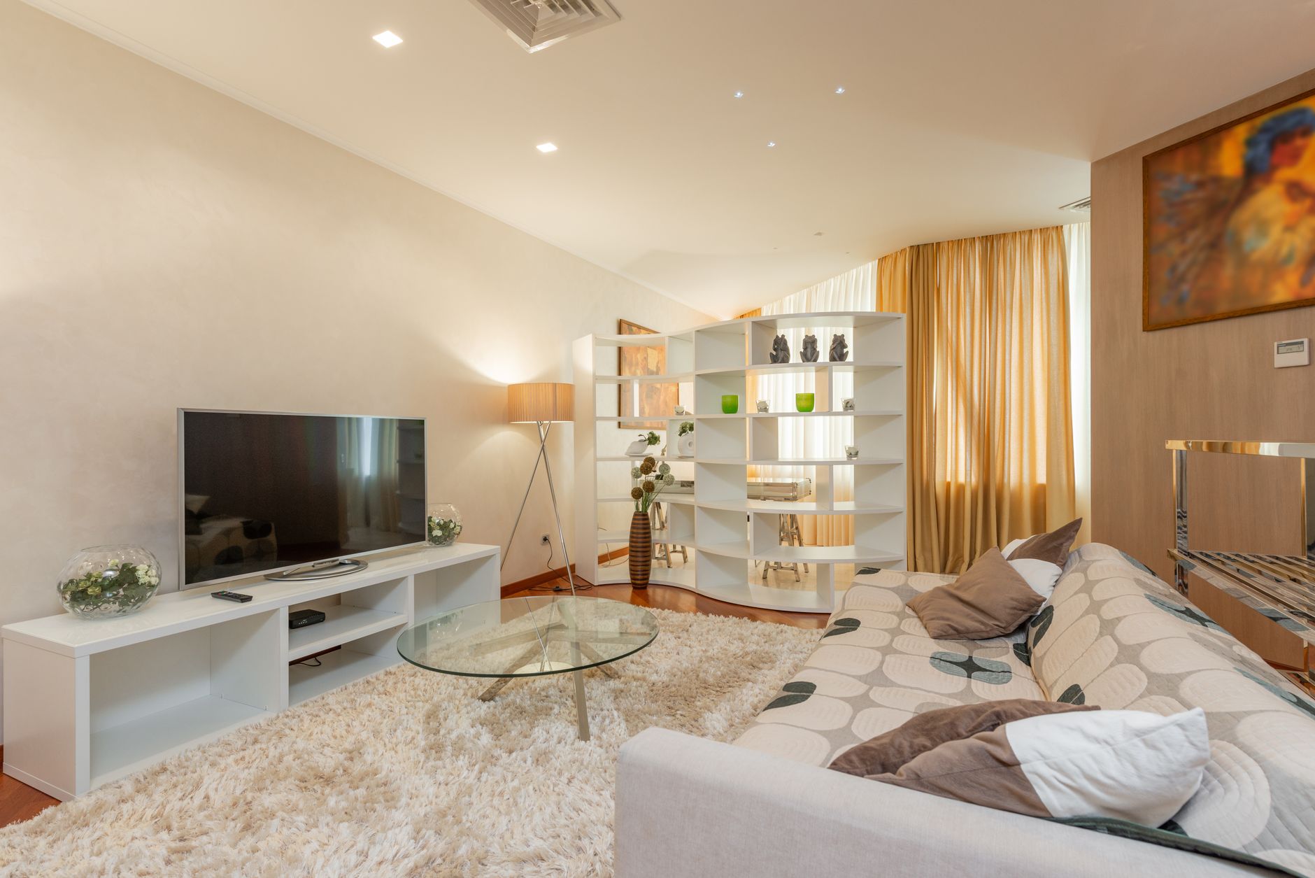 Apartemen satu kamar tidur tersedia untuk disewa di sekitar lokasi Anda, cocok untuk penyewa tunggal.