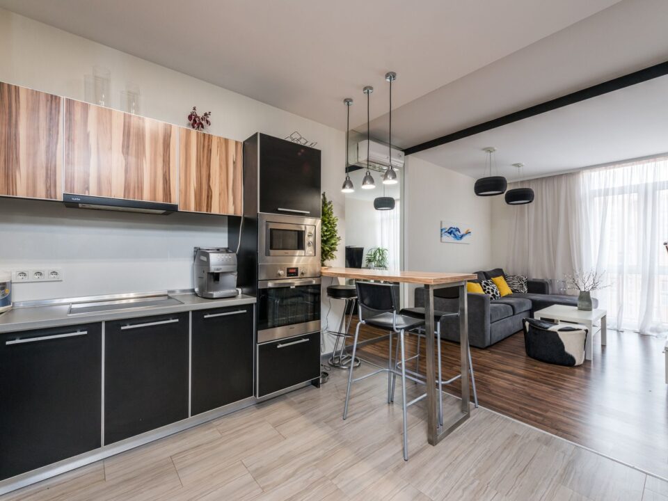 Flat 2 BHK tersedia untuk disewa dekat lokasi Anda, dengan fasilitas modern dan harga terjangkau