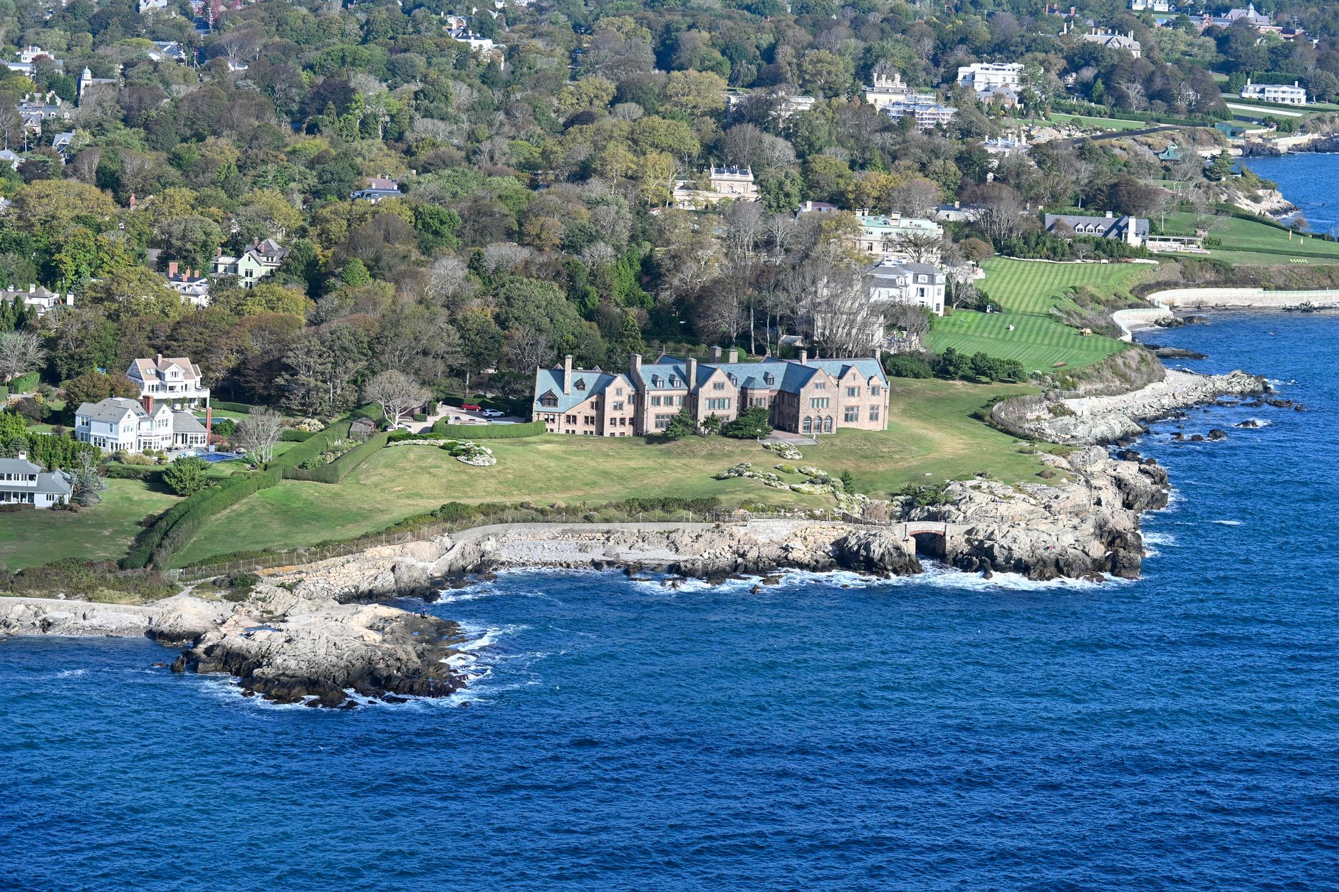 Luxury mansion homes for sale featuring spacious designs, premium amenities, and prime locations.